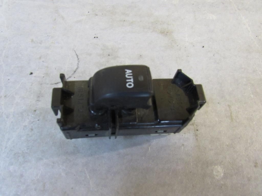 кнопка стеклоподъемника двери задней Toyota Land Cruiser Prado 3 поколение J120 [рестайлинг] 2009, 48030-60060