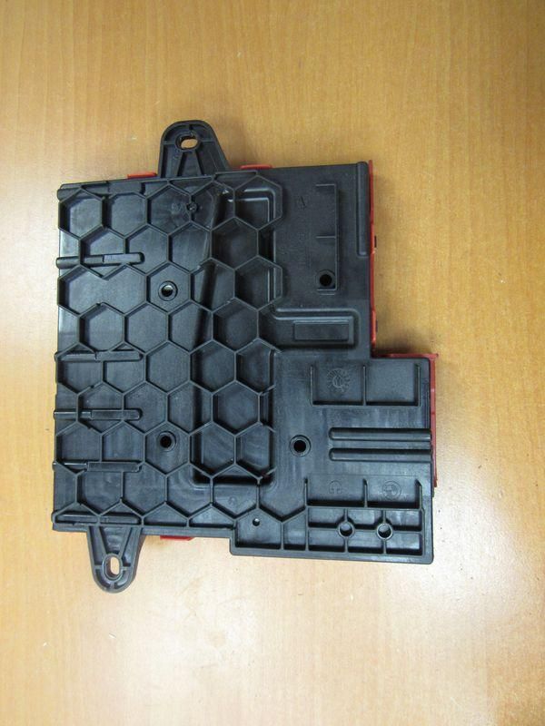 распределитель B+ BMW X5 F15 2013, 928550803