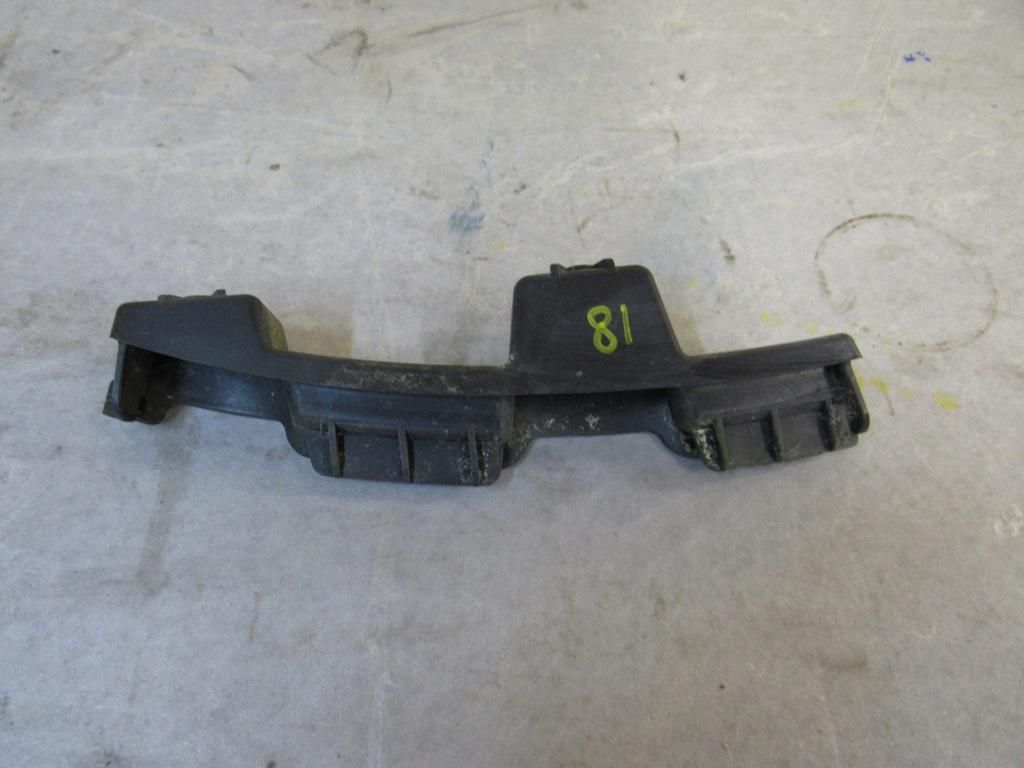 Крепление бампера переднего Audi A8 D4/4H 2012, 4H0807366A