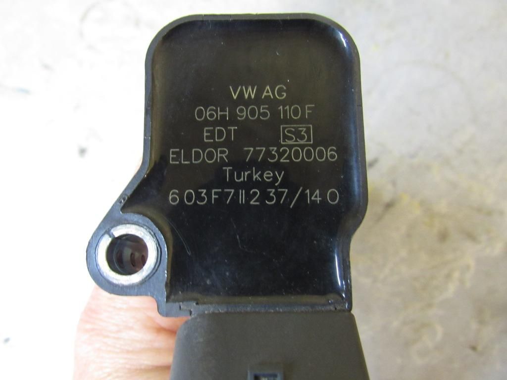 катушка зажигания Audi A4 B8 [рестайлинг] 2012, 1.8 л., бензин, 06H905110F