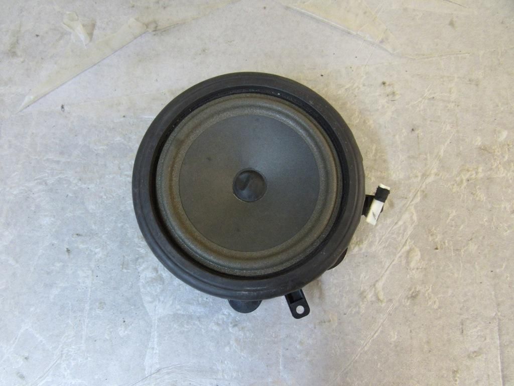 динамик двери Audi A3 8P 2005, 8P0035411