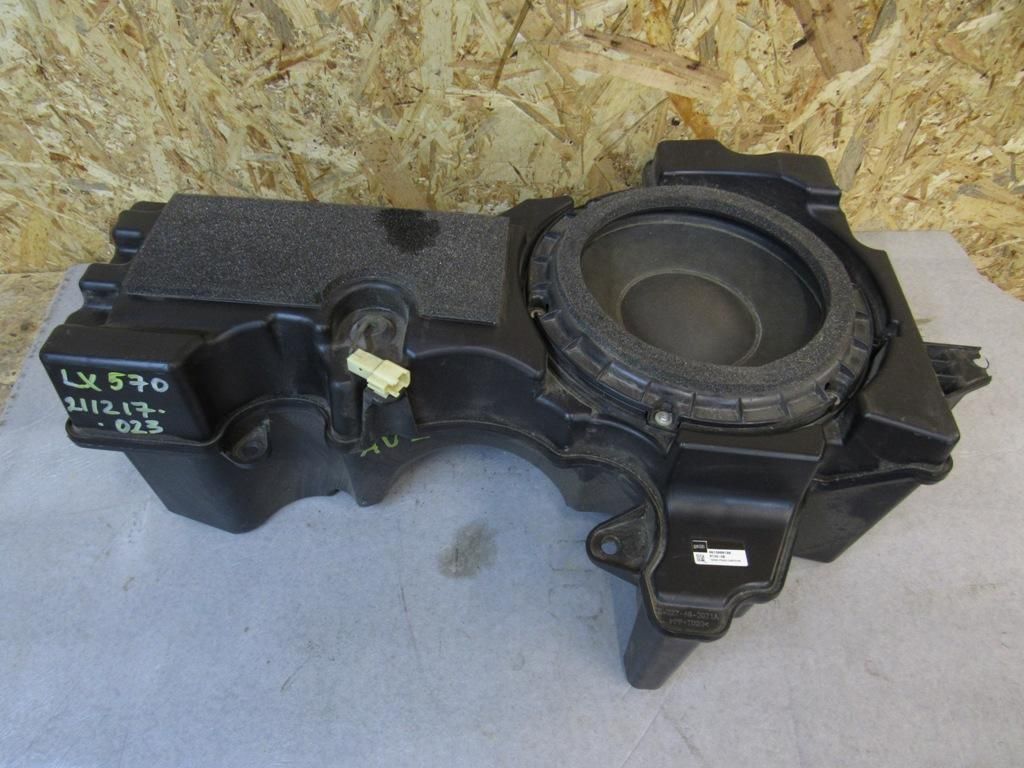 сабвуфер Lexus LX 3 поколение 2011, 16208-F0023-C0870149