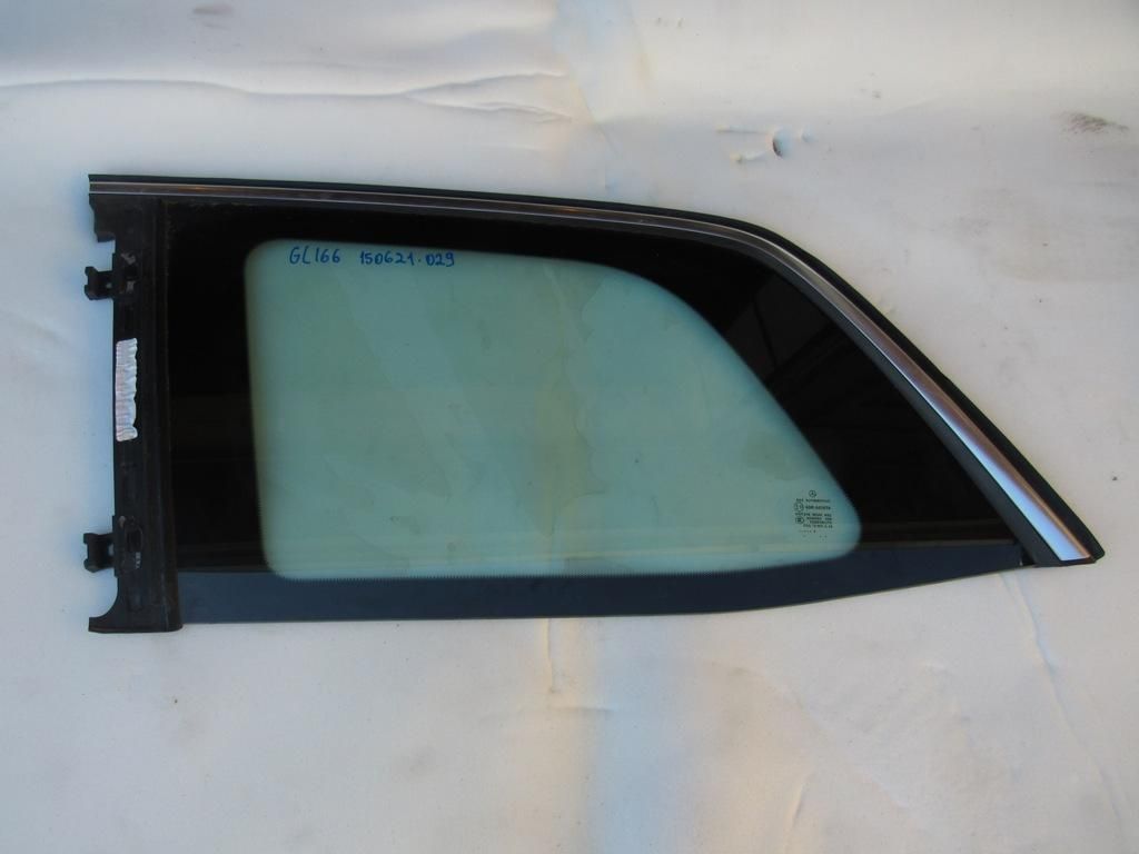 стекло кузовное боковое левое Mercedes-Benz GL-Класс X166 2012, 1666700150