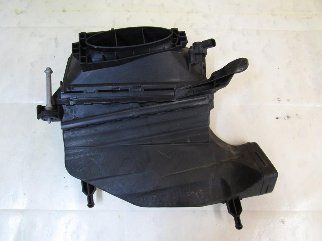 корпус воздушного фильтра Mercedes-Benz S-Класс W222/C217/A217 2016, 3.5 л., дизель, 6420904301
