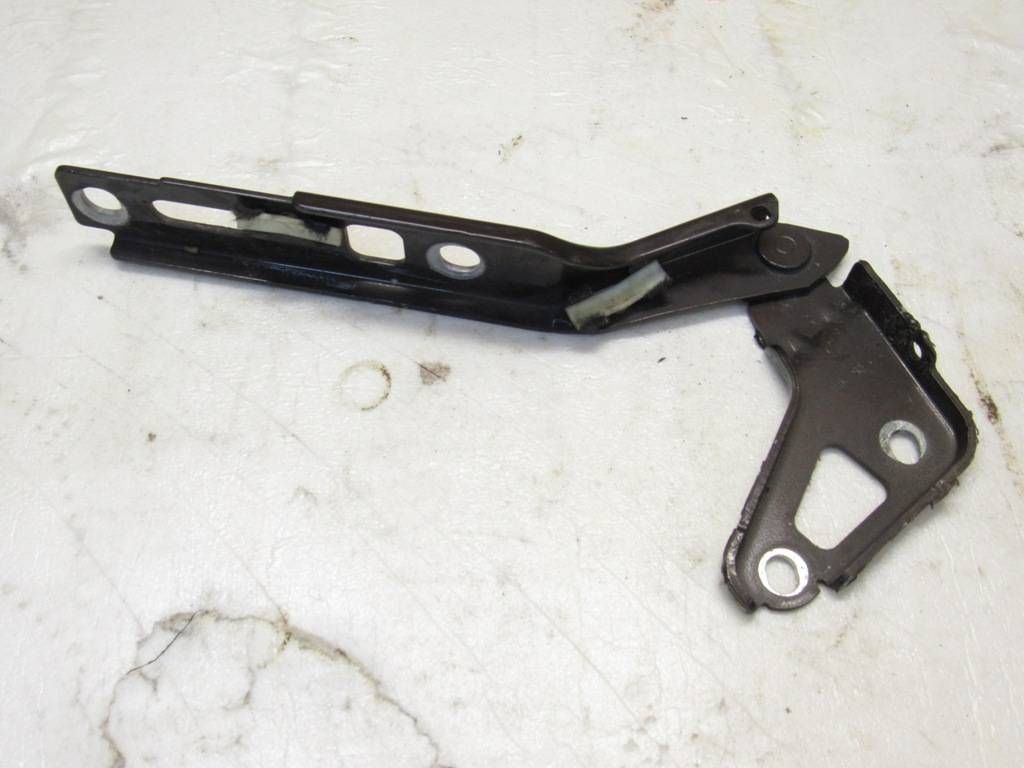 петля капота правая Audi Q7 4L [рестайлинг] 2012, 4L0823302