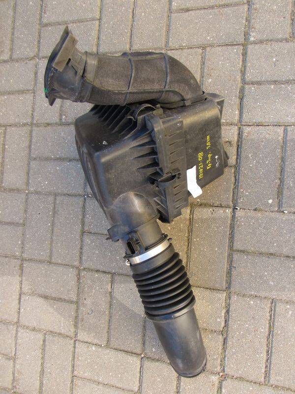 корпус воздушного фильтра Jeep Grand Cherokee 4 поколение [рестайлинг] 2016, 3.0 л., дизель, внедорожник 5 дв., 68199098AA