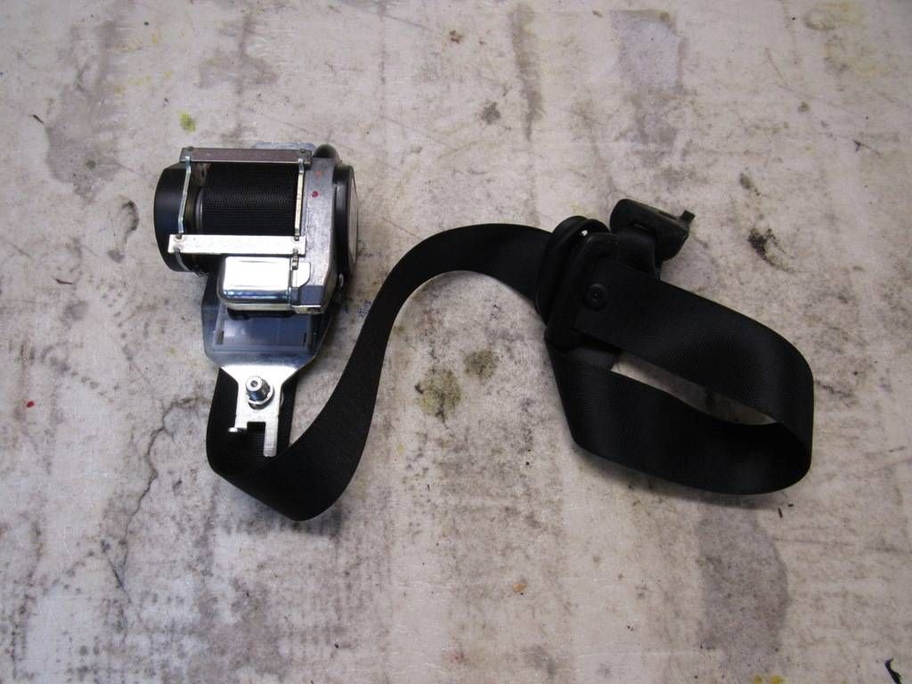 ремень безопасности Mercedes-Benz M-Класс W166 2015, 1668602886
