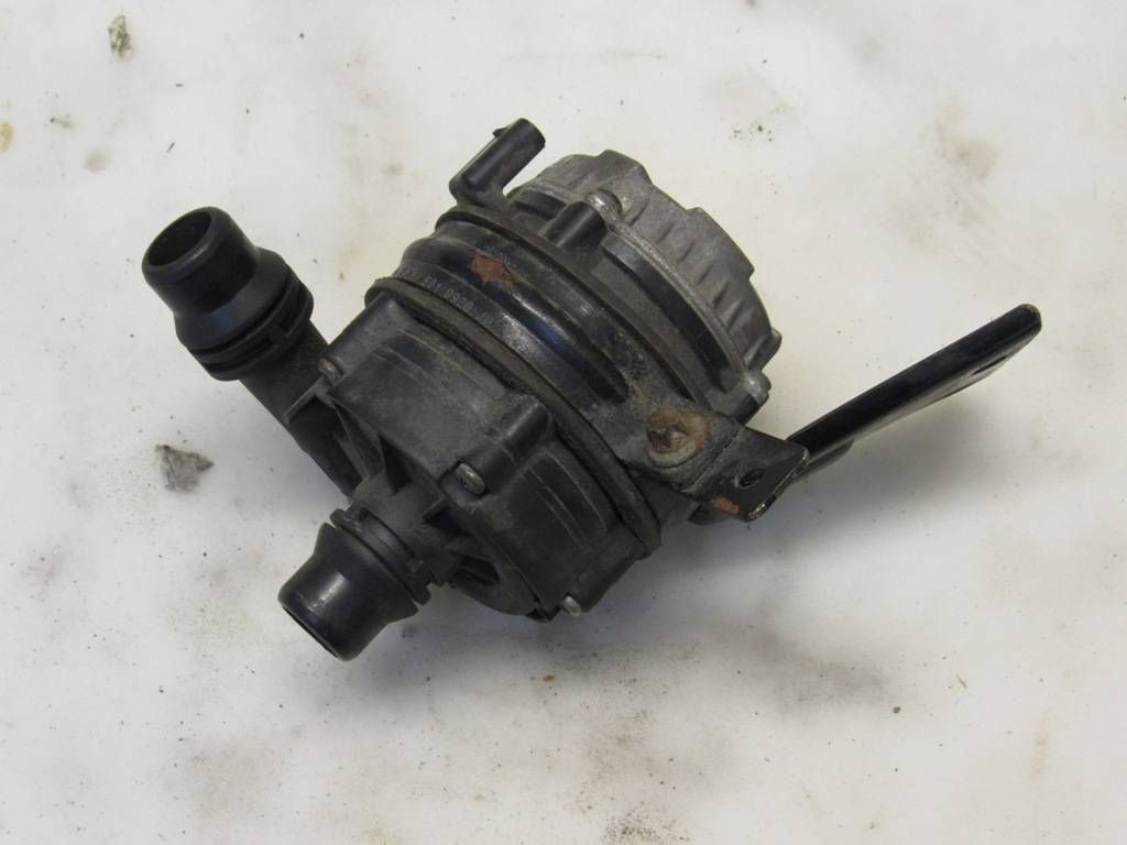 насос антифриза дополнительный Mercedes-Benz S-Класс W222/C217/A217 2013, A0005002686