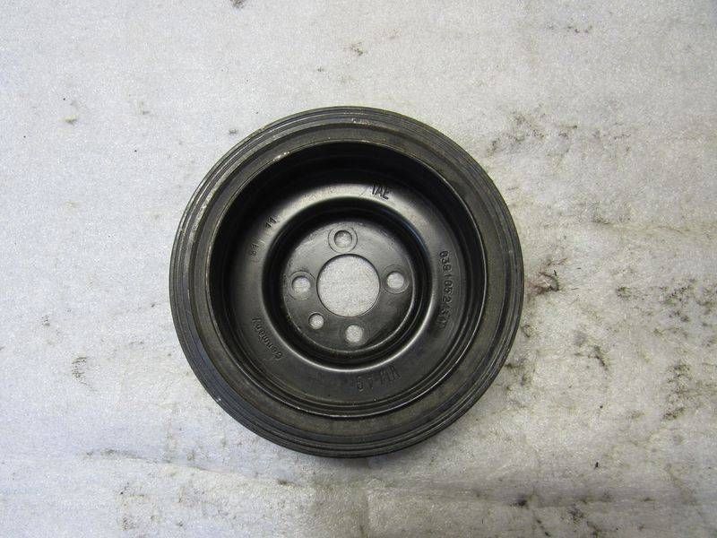 шкив коленвала Volkswagen Passat B7 2014, 2.0 л., дизель, 038105243M