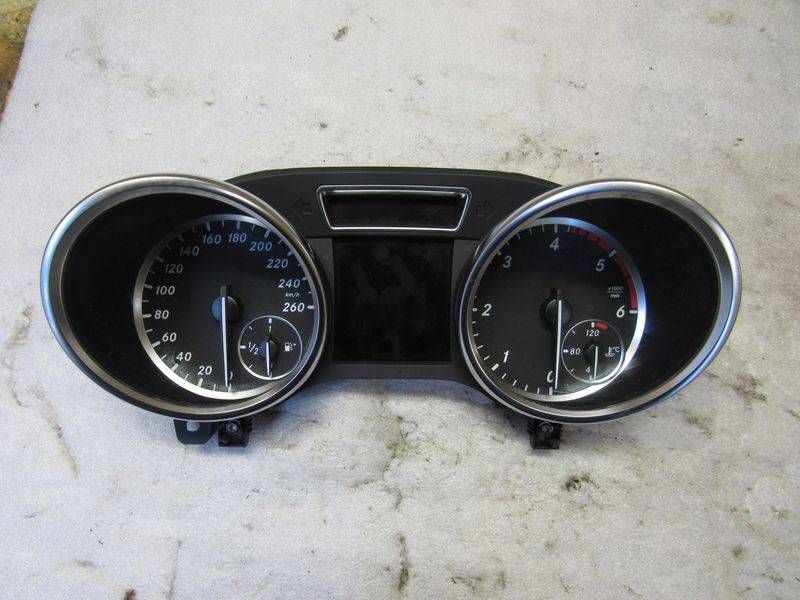 щиток приборов (приборная панель) Mercedes-Benz M-Класс W166 2012, 3.0 л., дизель, 1669002605