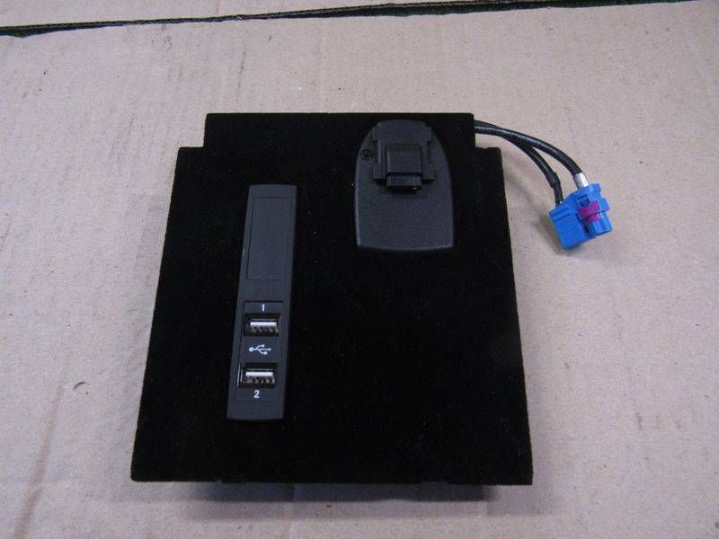 разъем AUX / USB Mercedes-Benz S-Класс W222/C217/A217 2014