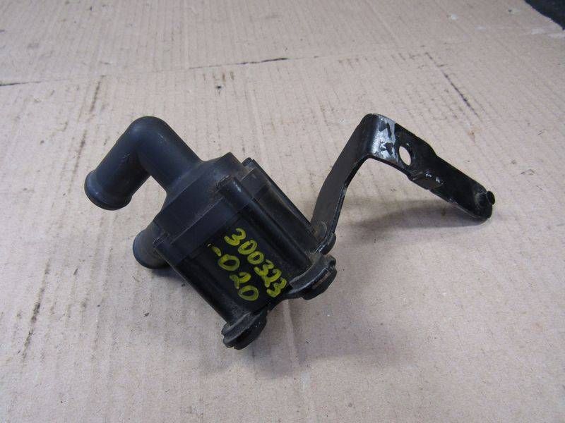 насос антифриза дополнительный Volkswagen Golf 6 поколение 2012, 5N0965561