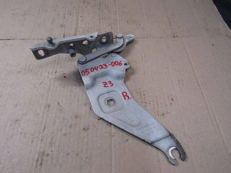 петля капота правая BMW X5 E70 2010, 7208628