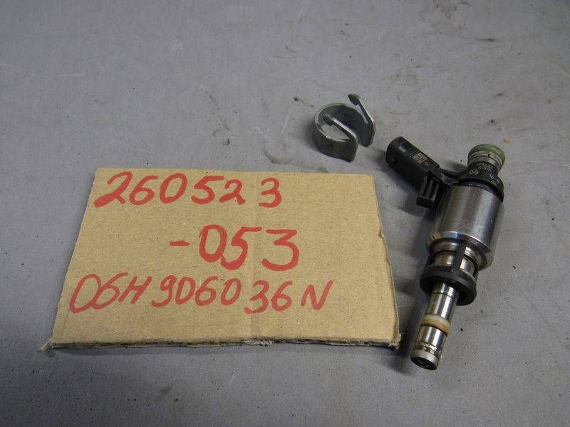 форсунка Audi A4 B8/8K 2009, 2.0 л., бензин, 06H906036N