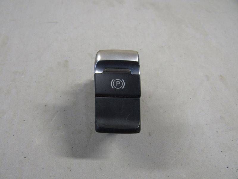 кнопка ручного тормоза (ручника) Audi A4 B8/8K 2009, 2.0 л., бензин, 8K1927225B