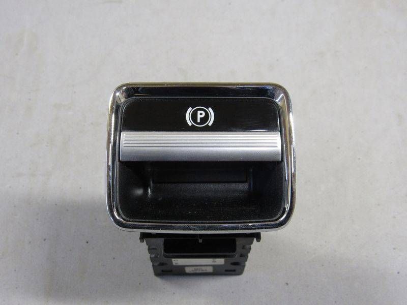 кнопка ручного тормоза (ручника) Mercedes-Benz S-Класс W221 2009, 2215401445
