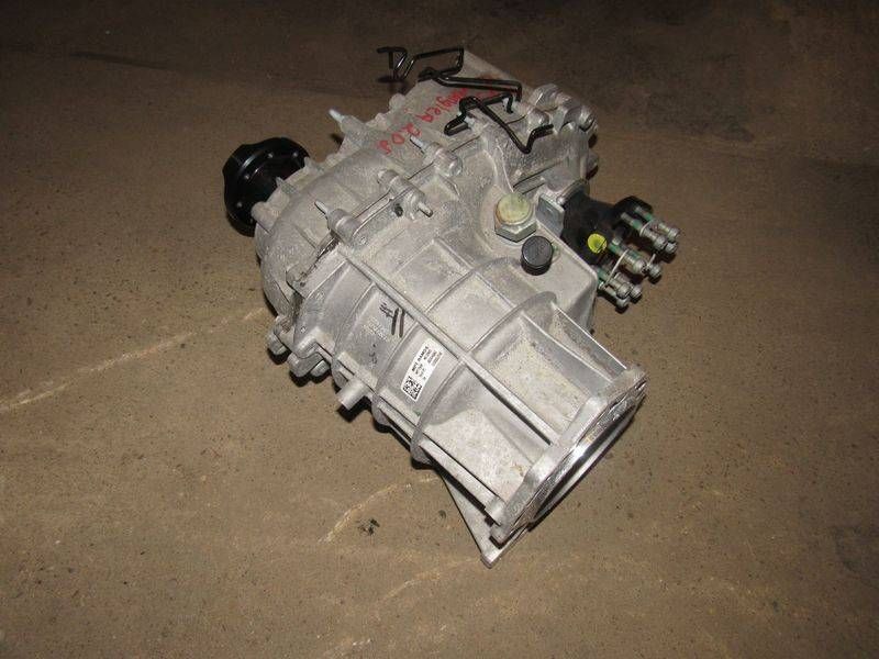 раздаточная коробка Jeep Wrangler 4 поколение 2023, 2.0 л., бензин, АКПП, 68240453AC