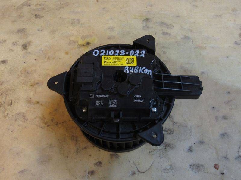 моторчик печки Jeep Wrangler 4 поколение 2023, 2.0 л., бензин, АКПП, 68309387AA