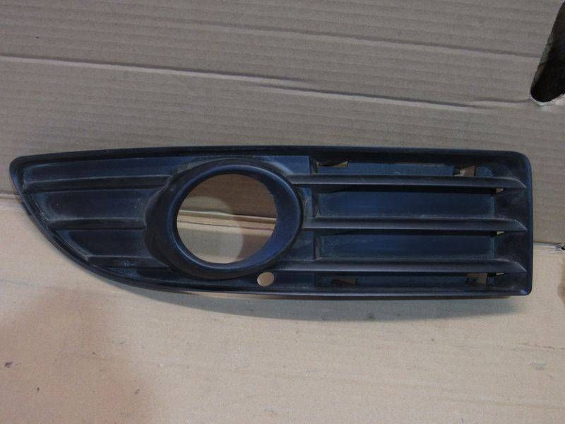 рамка фары противотуманной левой Audi A8 D4/4H 2010, 8H0807682A
