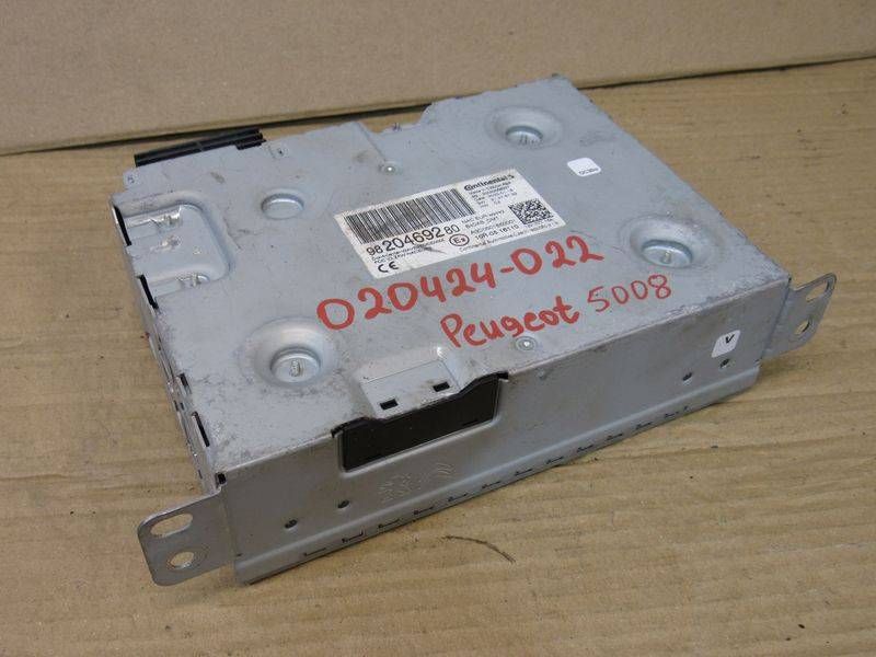 блок радио Peugeot 5008 2 поколение 2020, 2.0 л., дизель, 9820469280