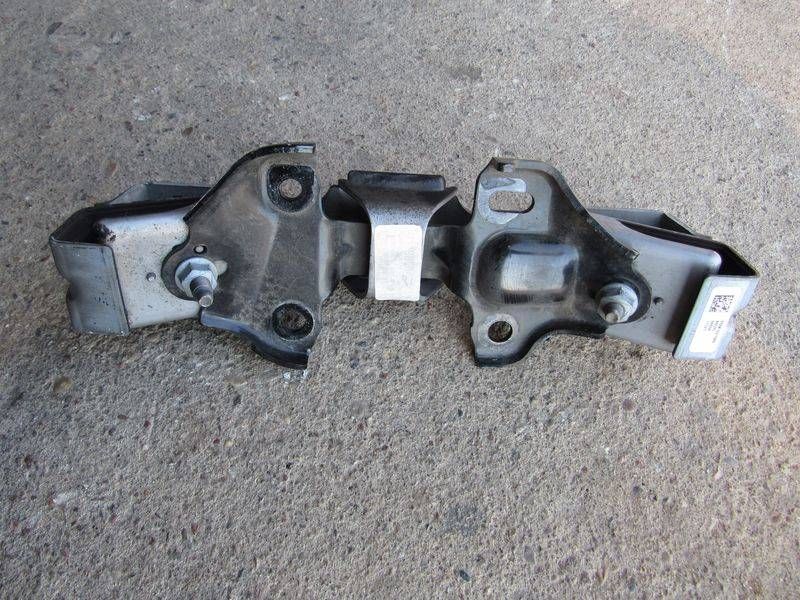 подушка крепления КПП Jeep Wrangler 4 поколение 2021, 2.0 л., гибрид, P68412218AB