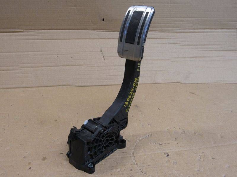 педаль Peugeot 5008 2 поколение 2020, 2.0 л., дизель, 86UE342177563
