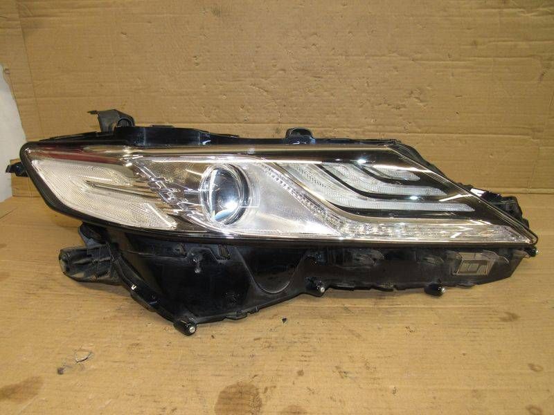 фара правая Toyota Camry 9 поколение XV70 2022, 2.5 л., гибрид