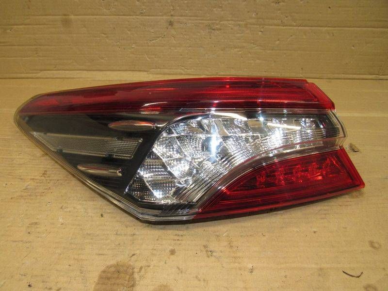 фонарь задний левый Toyota Camry 9 поколение XV70 2022, 2.5 л., гибрид