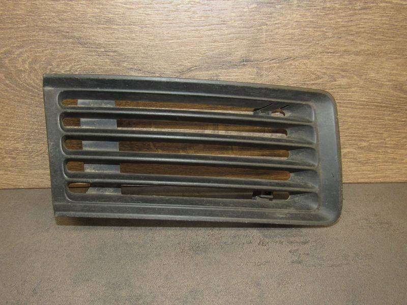 заглушка (решетка) в бампер Audi A6 4B/C5 1999, 4B3807682