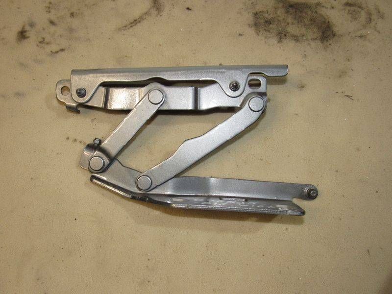 петля капота правая Mercedes-Benz GLE V167 2021, 2.0 л., дизель, A1678803600