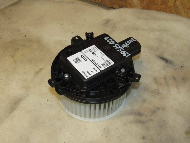 моторчик печки Porsche Cayenne PO536 2024, 3.0 л., гибрид, 8B1820021