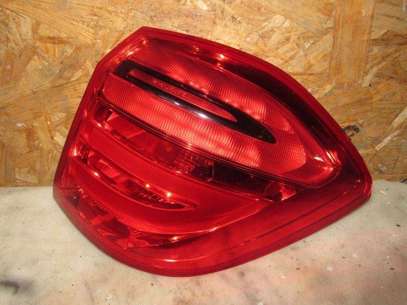 фонарь задний правый Mercedes-Benz GL-Класс X166 2014, A1669067401