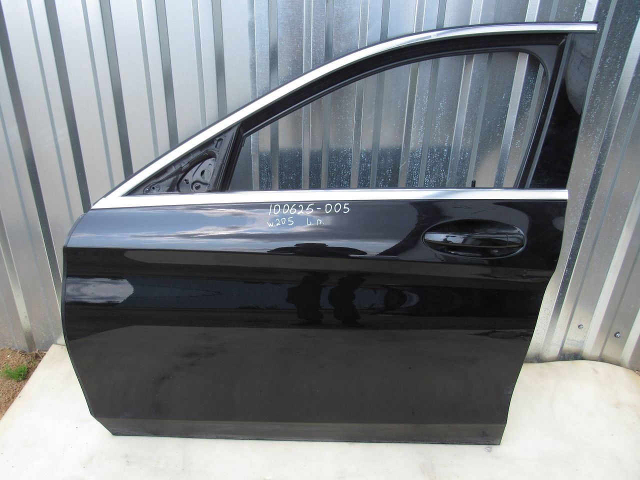 дверь передняя левая Mercedes-Benz C-Класс W205/S205/C205 2015, 2.2 л., дизель