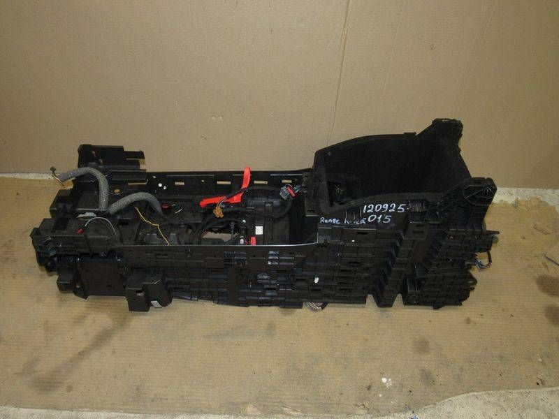 консоль салона Land Rover Range Rover 4 поколение 2016, 3.0 л., дизель, CPLA-045J40