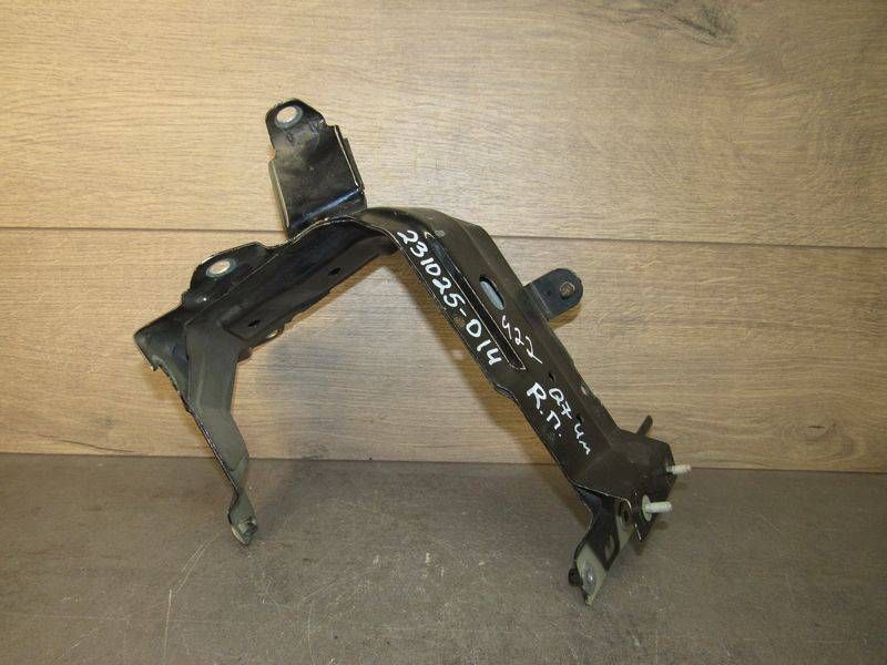 крепление ( кронштейн ) крыла Audi Q7 4M 2016, 3.0 л., дизель, 4M0821138B