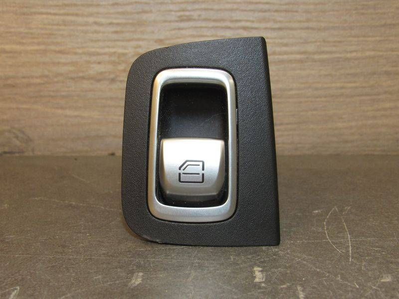 кнопка стеклоподъемника двери задней правой Mercedes-Benz C-Класс W205/S205/C205 2016, A2229052203