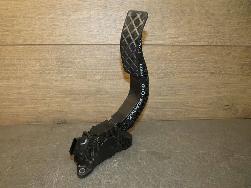 педаль Audi A4 B9 [рестайлинг] 2021, 8W1723523