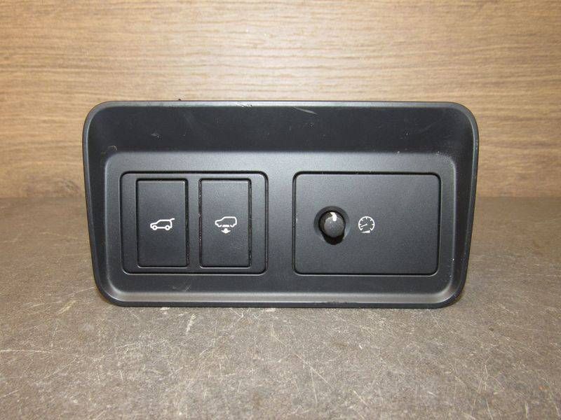 кнопка открытия багажника Land Rover Range Rover 4 поколение 2016, GPLA-11654-AA