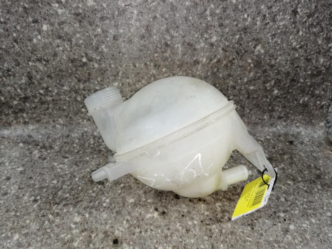 бачок расширительный Peugeot 307 1 поколение 2005 - фото №1