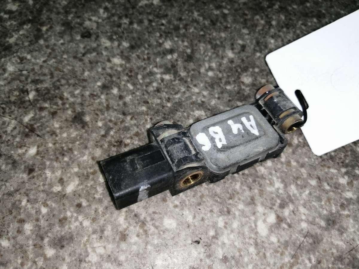 датчик удара Audi A4 B6 2002 - фото №1