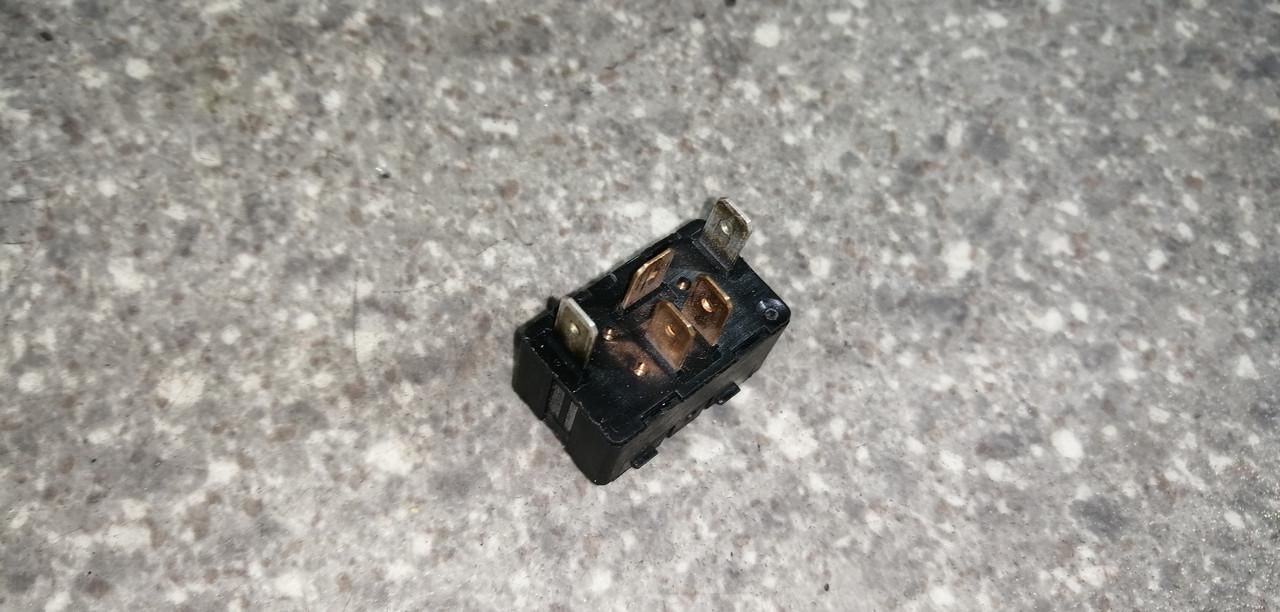 кнопка стеклоподъемника двери Audi A6 4A/C4 1996 - фото №1