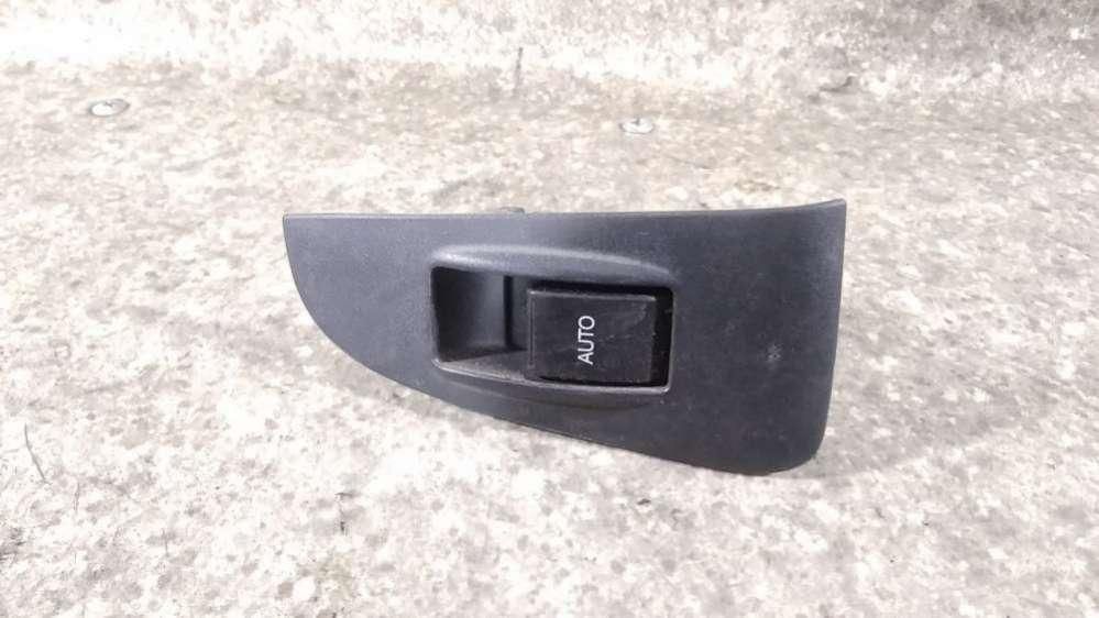 кнопка стеклоподъемника двери Toyota Avensis 2 поколение (T250) 2006 - фото №1