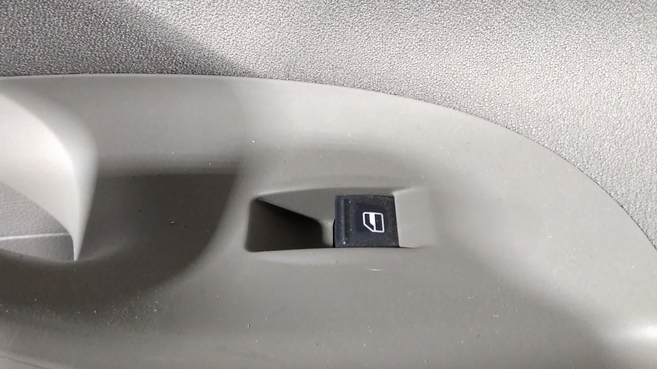 кнопка стеклоподъемника двери Volkswagen Passat B6 2008 - фото №1