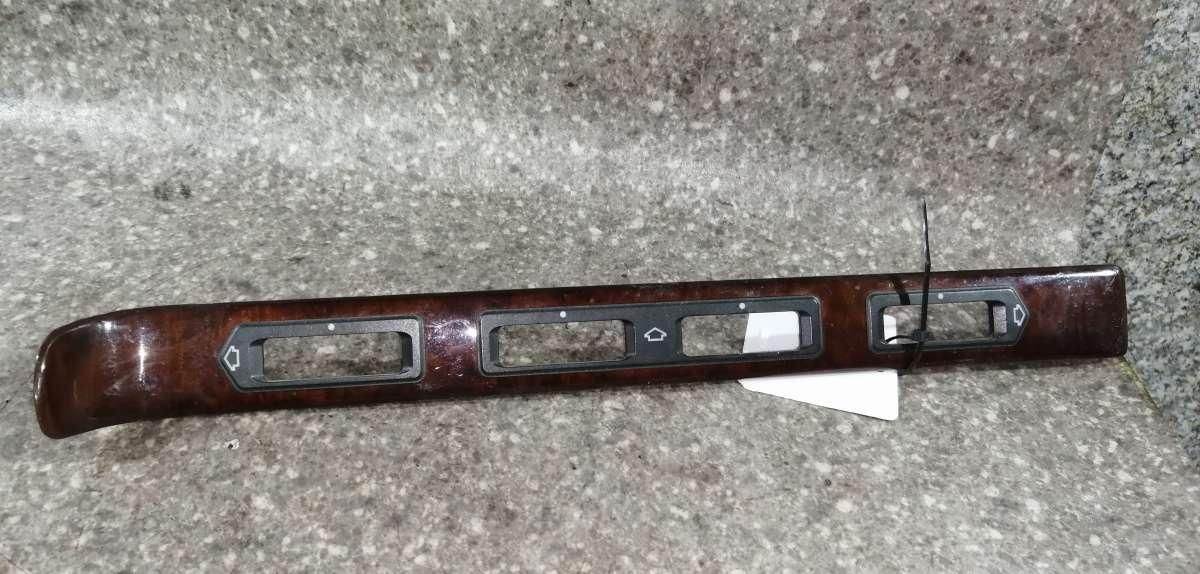Декоративная накладка центральной консоли Mercedes-Benz S-Класс W140/C140 1993, 1406890467 - фото №1