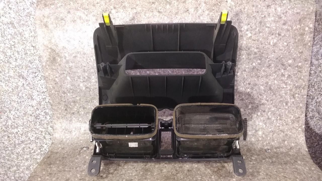накладка декоративная Toyota Avensis 2 поколение (T250) 2005 - фото №1