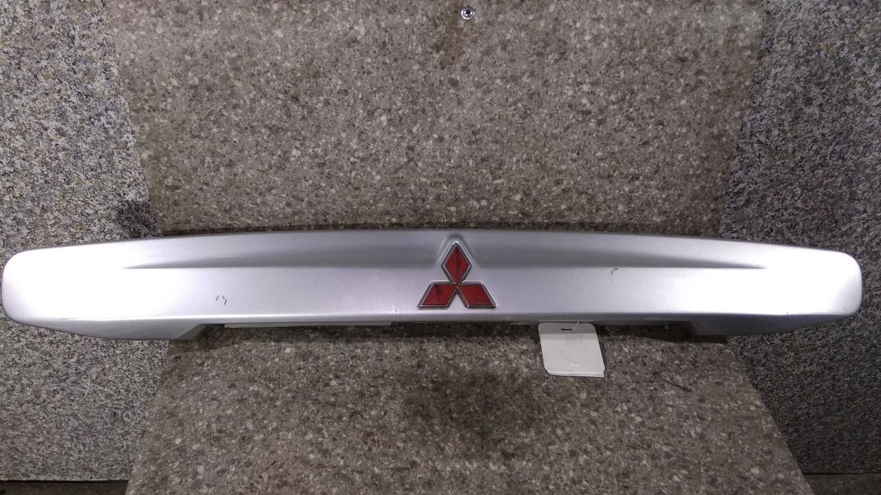 накладка подсветки номера Mitsubishi Space Star 1 поколение 2001 - фото №1