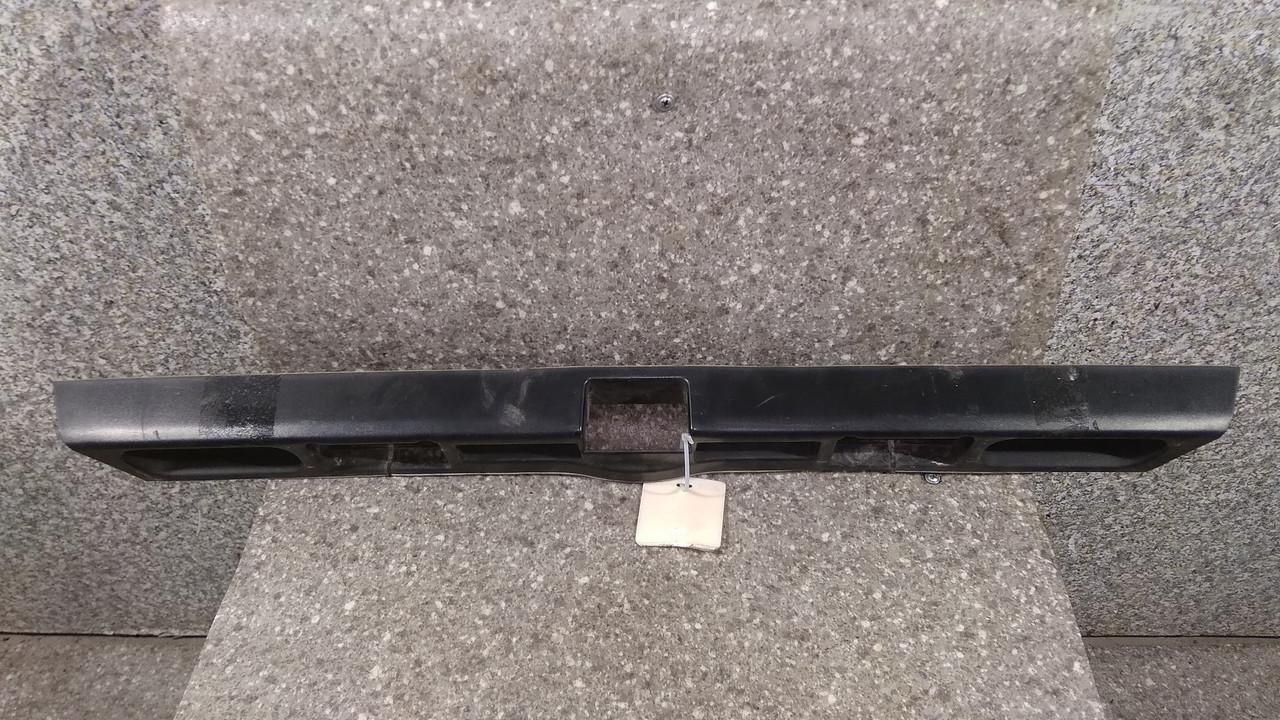 накладка подсветки номера Nissan Primera P11 1998 - фото №1