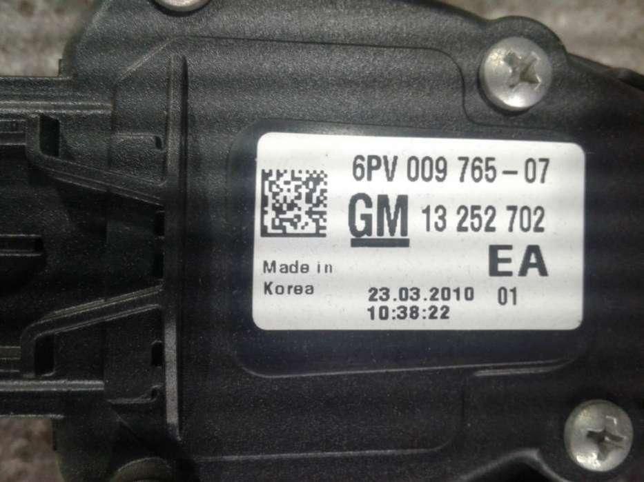 педаль Chevrolet Cruze 1 поколение (2009 - 2012), 2.0 л., VCDi, 13252702, 6PV009765-07 - фото №1