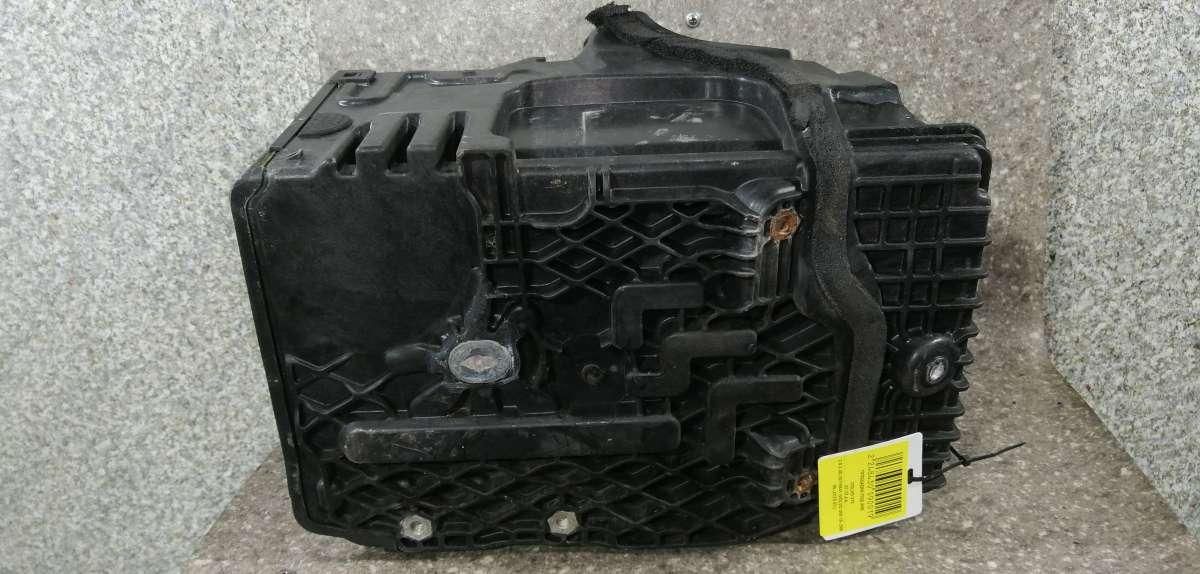 полка аккумулятора Volvo V70 3 поколение 2010 - фото №1
