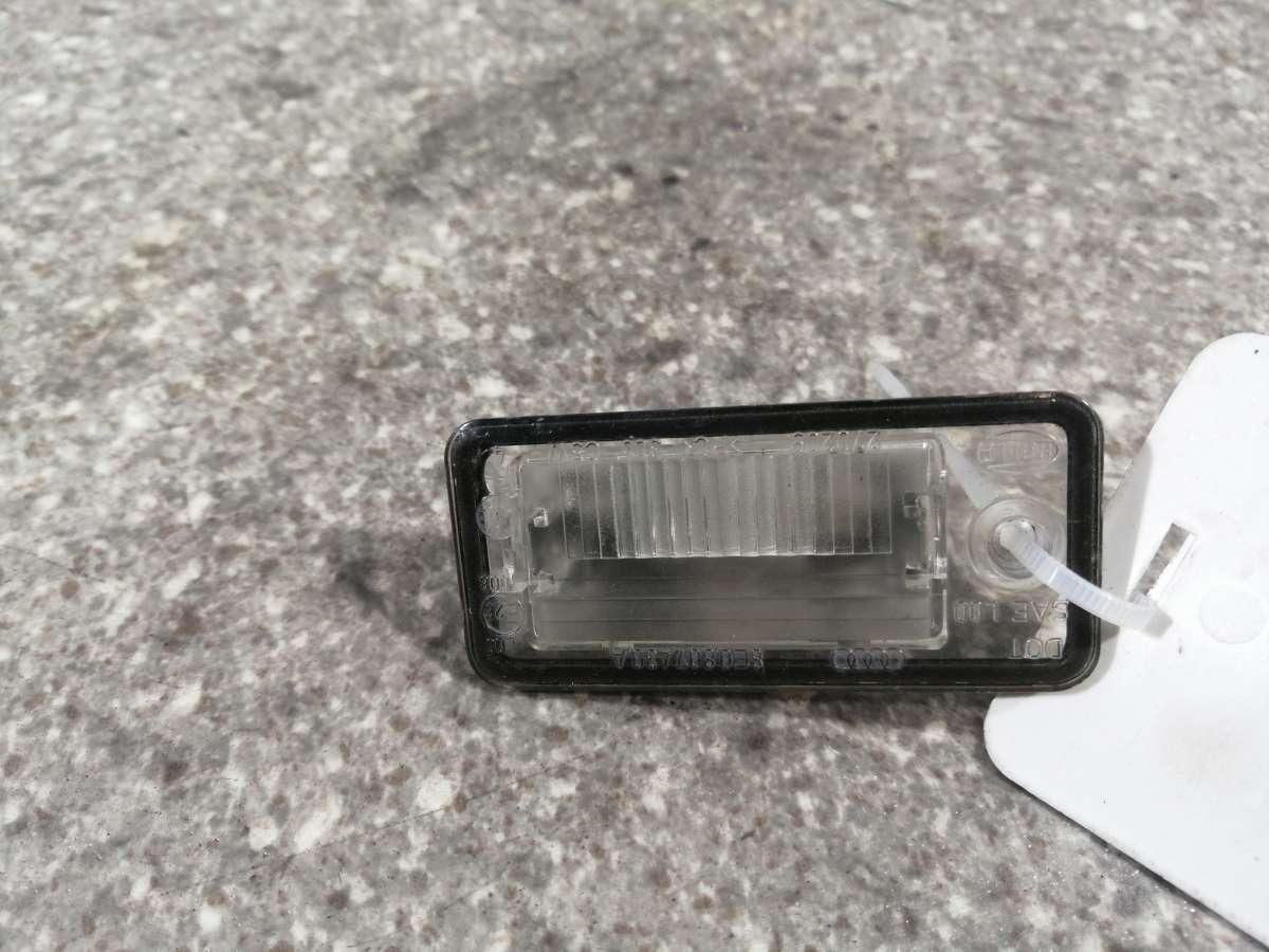 подсветка номера Audi A4 B6 2002 - фото №1